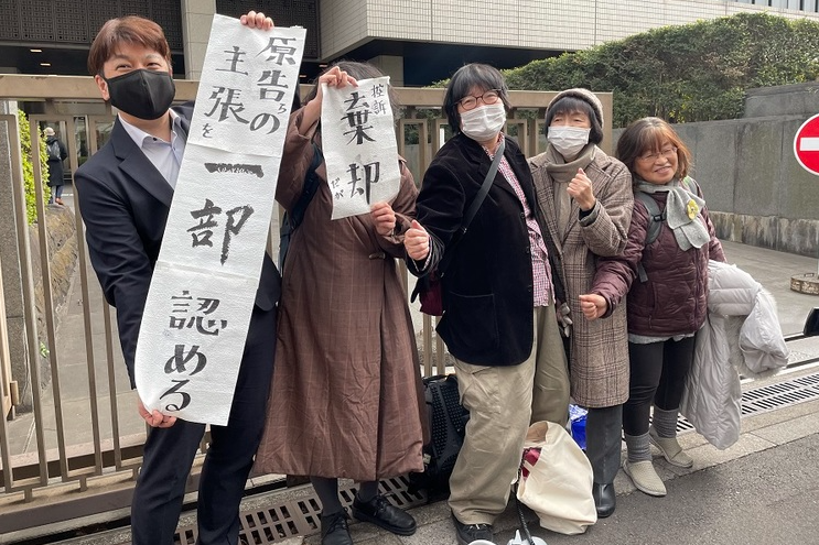 방문 요양보호사들 ‘임금 올려라’ 국가에 소송 제기 방문 요양보호사들 ‘임금 올려라’ 국가에 소송 제기