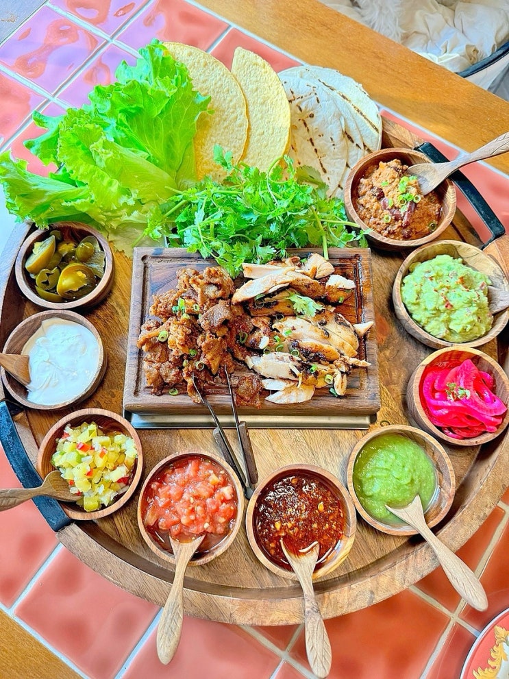  강남 압구정로데오 애견동반 식당 타코로쌈바