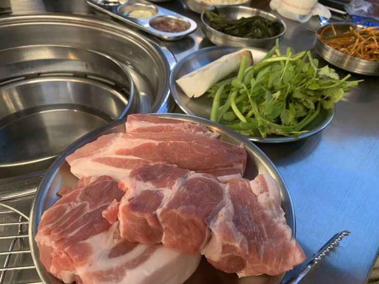 춘천 센트럴파크푸르지오 앞 제주고기 맛집 <탐라일도씨> (흑돼지오겹살, 흑돼지김치찌개, 딱새우된장찌개)