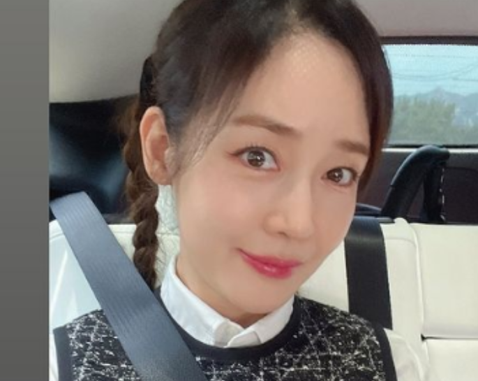  성유리, 30kg 감량 후 깜짝 변신! 블핑 지수 스타일 도전, 무슨 일이?