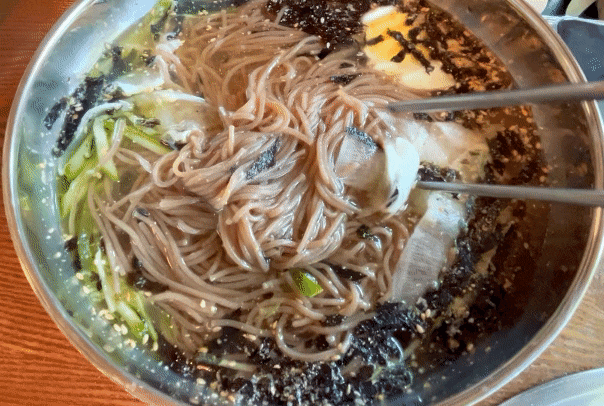  의왕 경치 좋은 한식집 '농군의집' 여름맞이 시원~한 메밀막국수, 메밀 전병, 분위기 좋고 깔끔한 맛의 가족 외식 장소 주차 좌석 정보