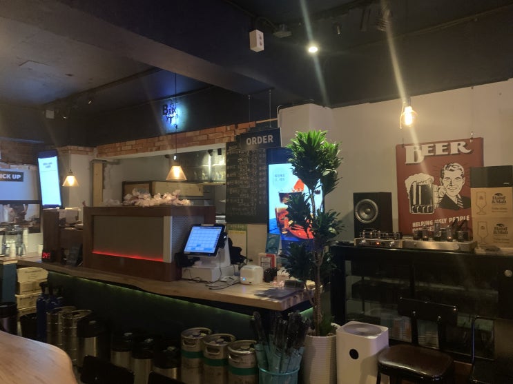  서울 서대문구 신촌 연세대 앞 힙한 술집 <브릭스5221맥주 신촌점>