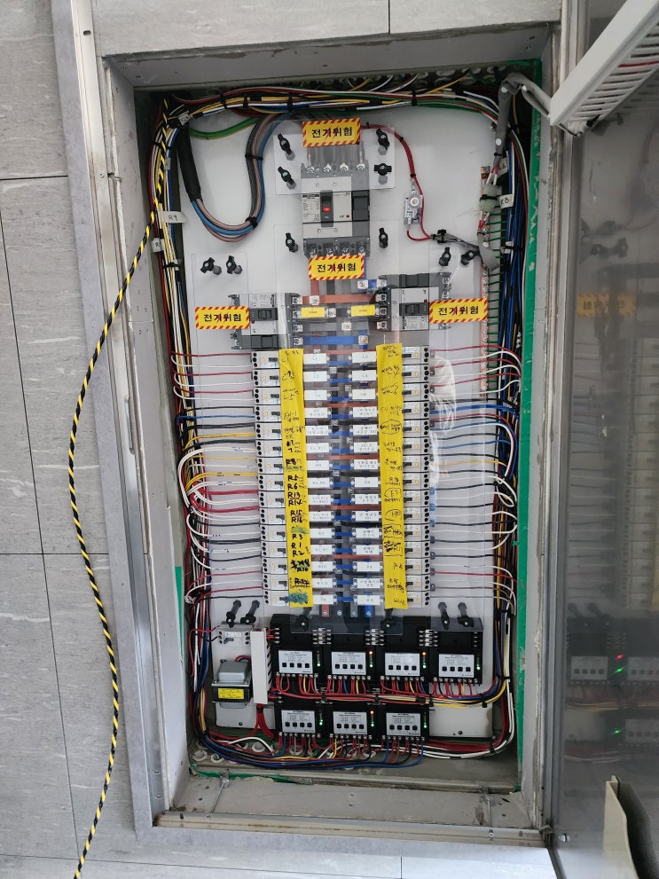  공장 전산실 전원공사 소용량 UPS 이전 설치 APC UPS Battery 교체