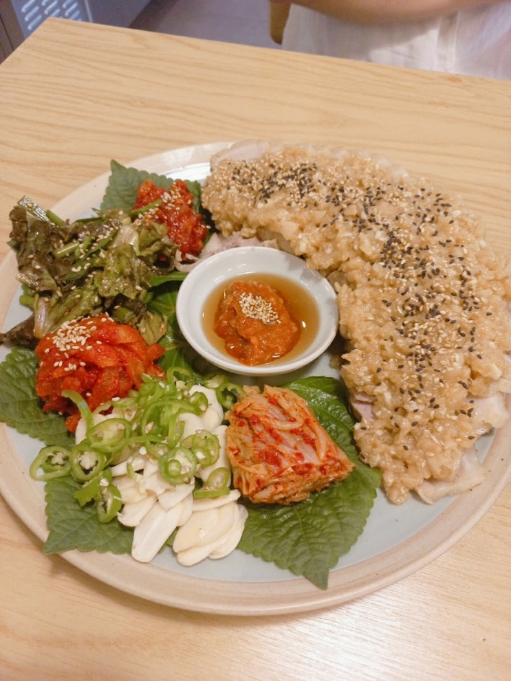  여의도역 보쌈 맛집 주옥발 깔끔한 점심 식사