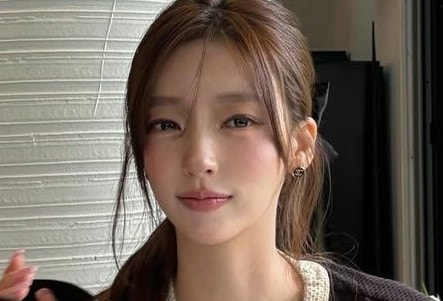 <b>홍지윤</b> 완벽<b>미모</b>, 뉴요커룩 폴로셔츠 가격은?