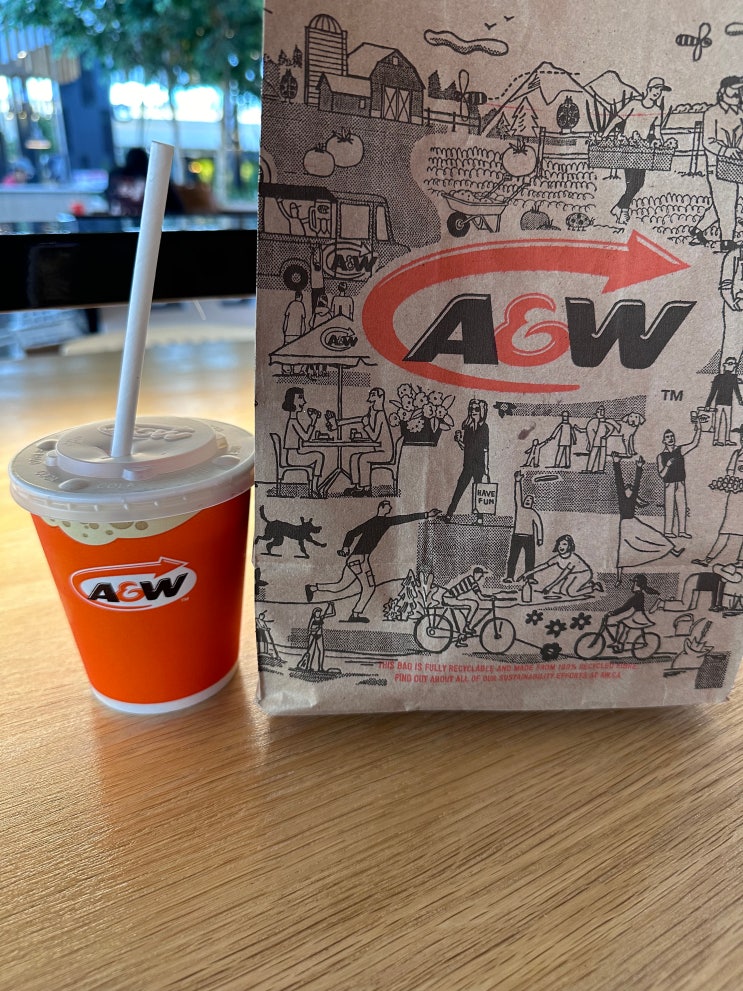  캐나다 국민 햄버거 A&W 방문 후기, 가격, 메뉴 추천 +고구마튀김, 루트 비어 도전.