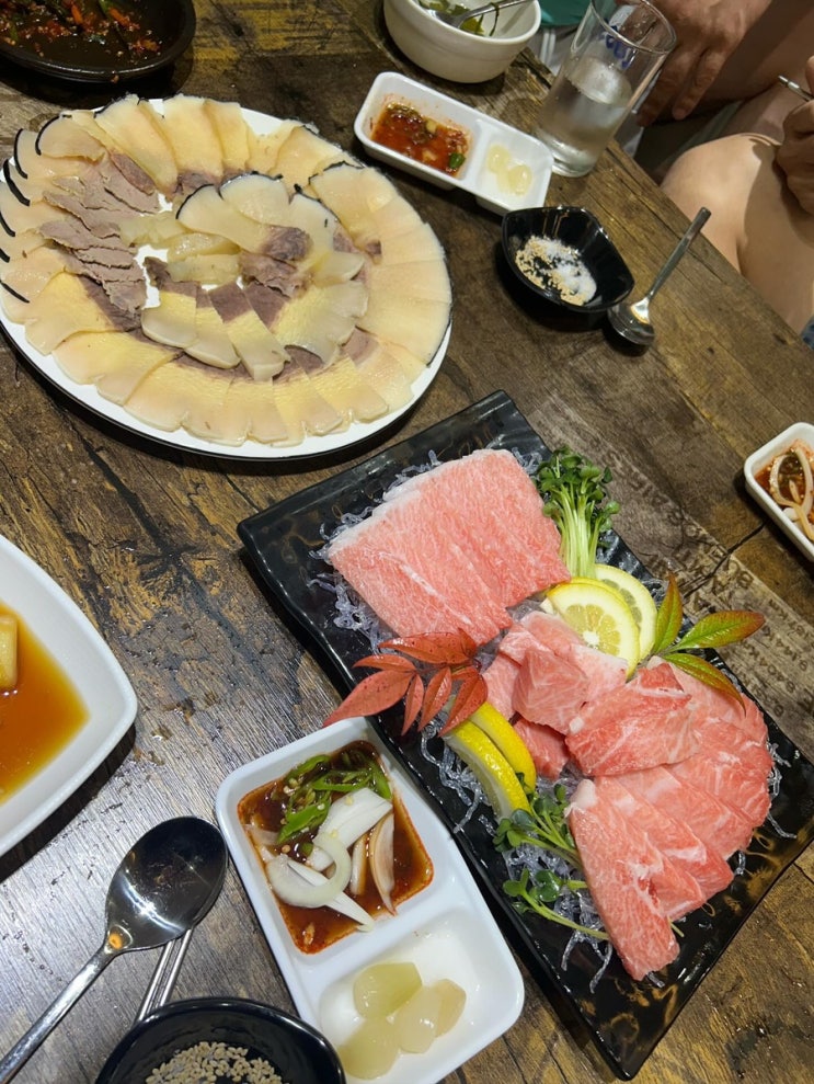 부산 해운대 당일한정판매 고래고기맛집 고래야참치야 부산 해운대 당일한정판매 고래고기맛집 고래야참치야