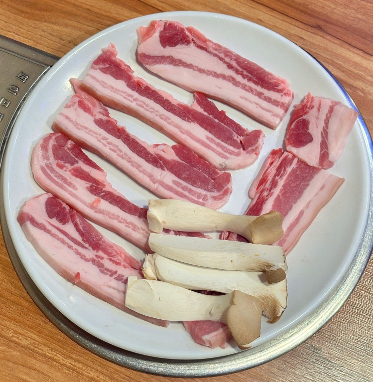  부산 시청 초원지리산토종흑돼지 솥뚜껑삼겹살 단체모임 회식장소 맛집 술집