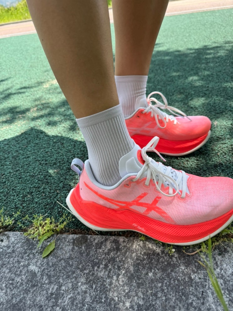  ASICS 아식스 슈퍼블라스트 COS 리뷰