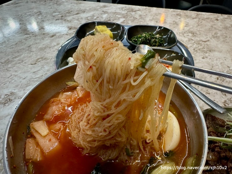  내돈내산 서대문역 맛집 점심 추천 메뉴 부산 밀면 돼지불백 식껍 서대문점