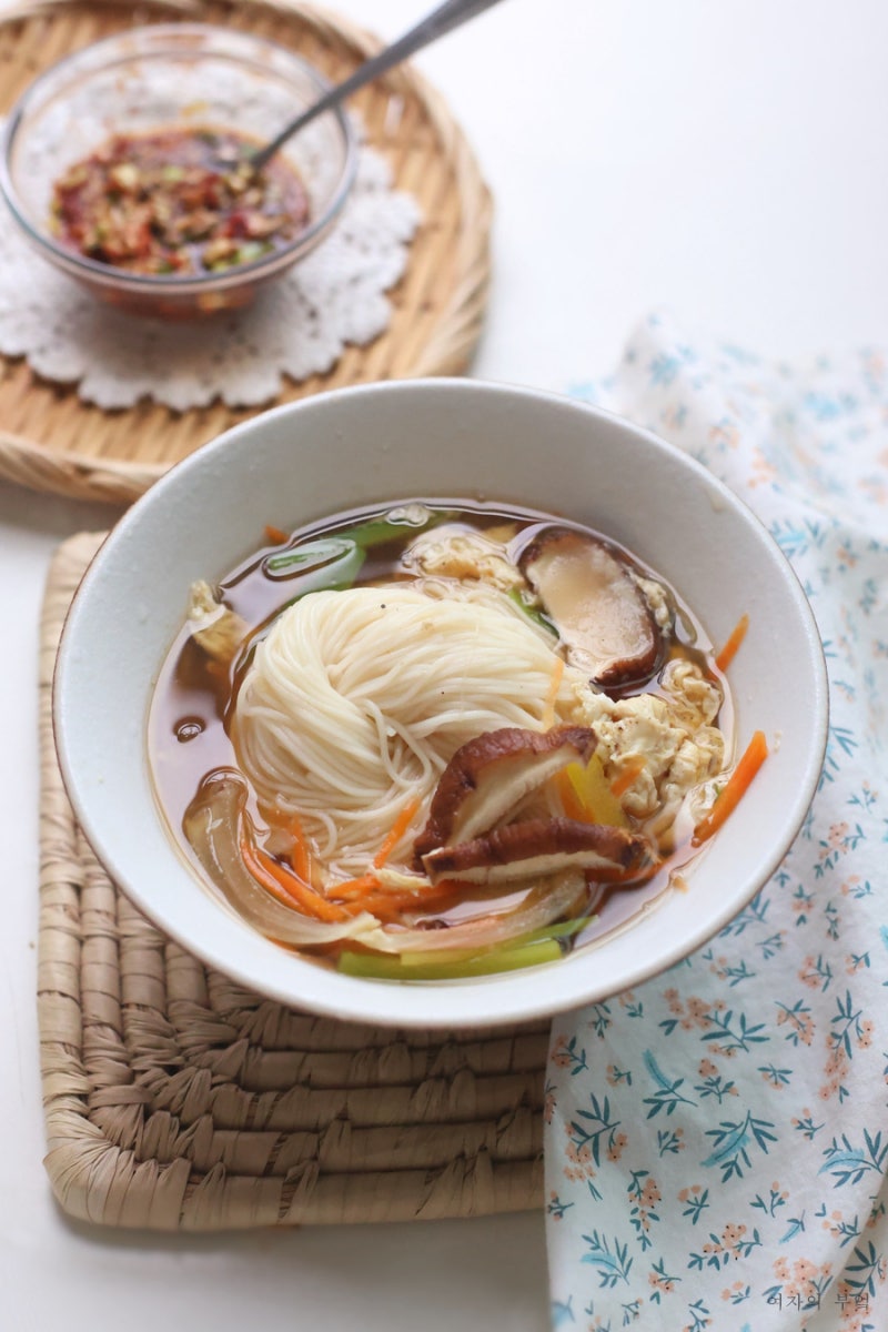 간단 잔치국수 양념장 만들기 코인 육수 멸치국수 레시피 : 네이버 블로그