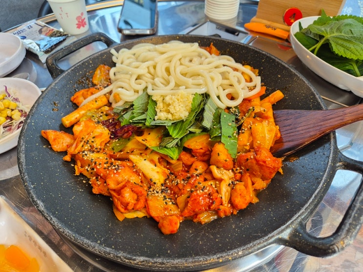  서산 예천동 맛집 삼산회관-닭김치구이랑 밑반찬이 너무 맛있어서 오랜만에 포식한 곳