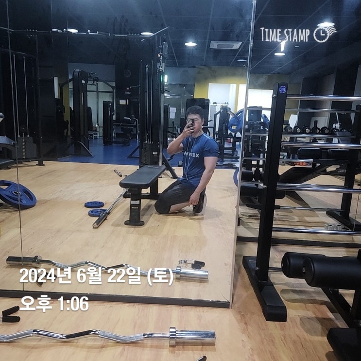  [운동기록]24년 6월 22일 상체근력운동(푸쉬업, 바벨로우, 어깨 및 팔) / 6월 23일 하체 및 복근,유산소(스쿼트, 싯업, 마무리 러닝)