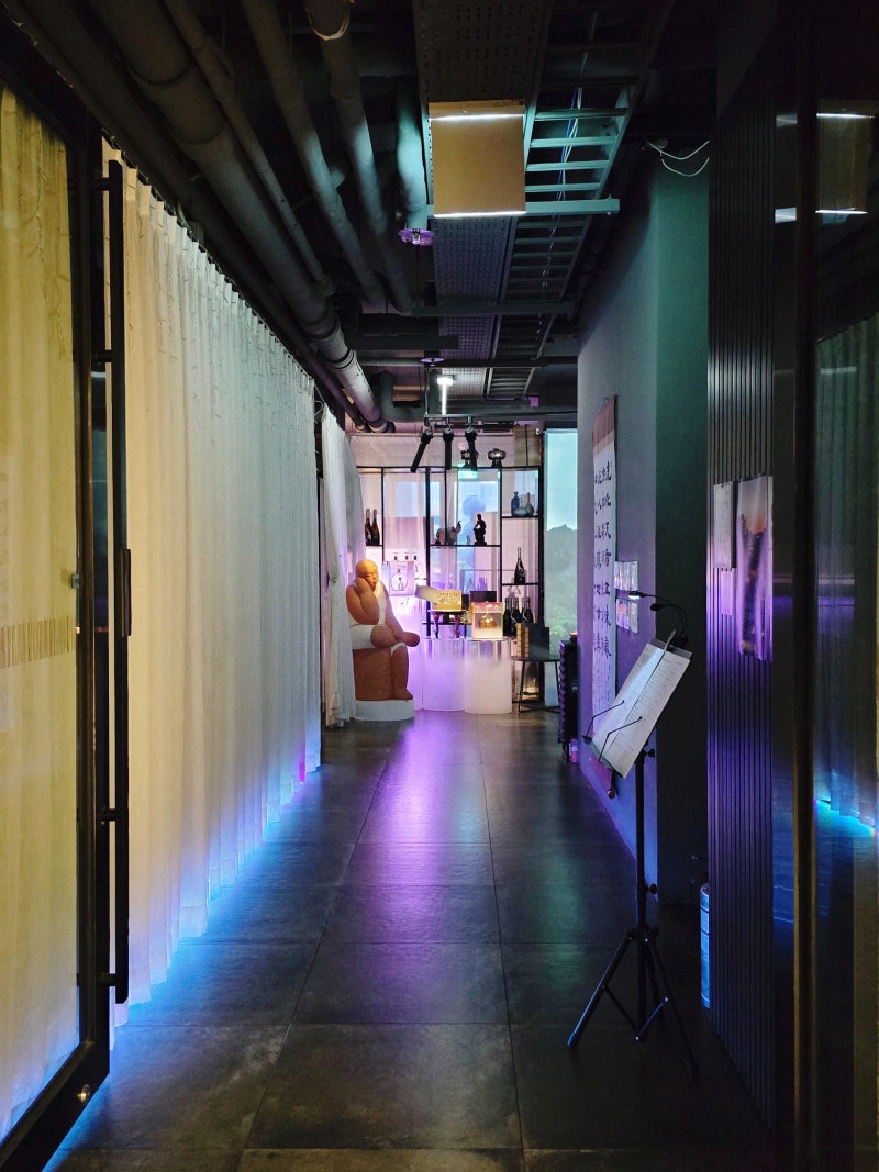 서울 가성비 호텔 추천] 나인트리 프리미어 호텔 인사동 리뷰! #2 : 편리한 위치와 다양한 편의 시설 완벽 가이드!(조식,  피트니스룸, 코인 빨래방, 락커룸, 루프탑 바) : 네이버 블로그