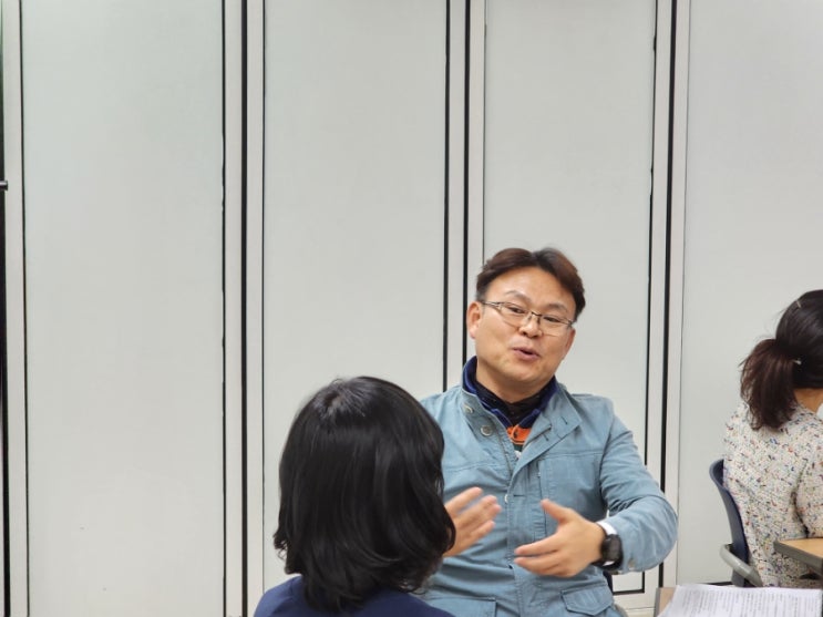 다양한 코칭관련 책을 통해 새로운 창을 만들어본다.