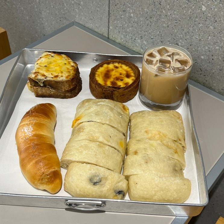  강남구청역 베이커리 카페 추천 베이커베이커