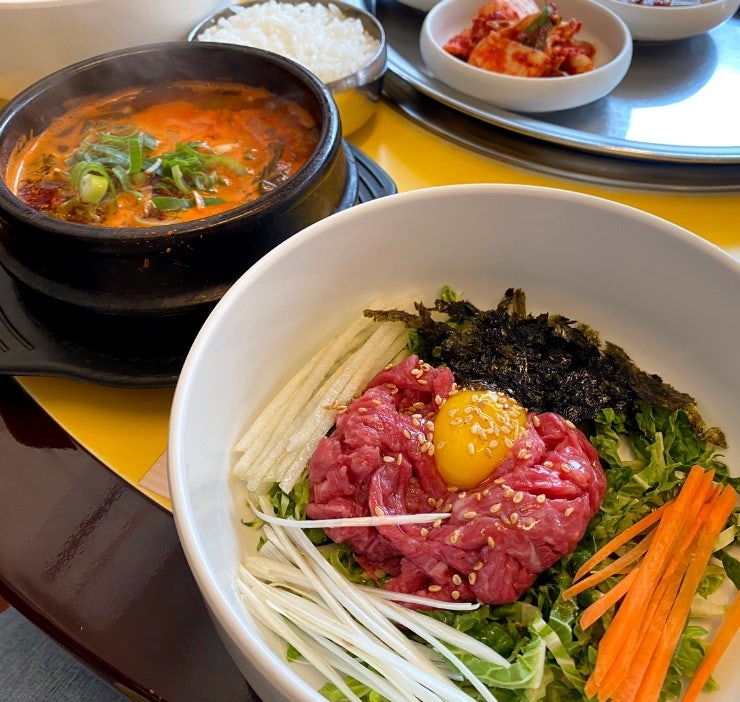  강남구청 직장인 점심 맛집 노란상 소갈비 _ 런치  한우육회비빔밥 양곰탕 세트 가성비 메뉴 추천
