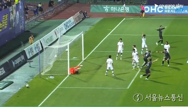 <b>최대호</b> FC안양 <b>구단주</b>, 오프사이드 <b>판정</b> 결과 공개 요청