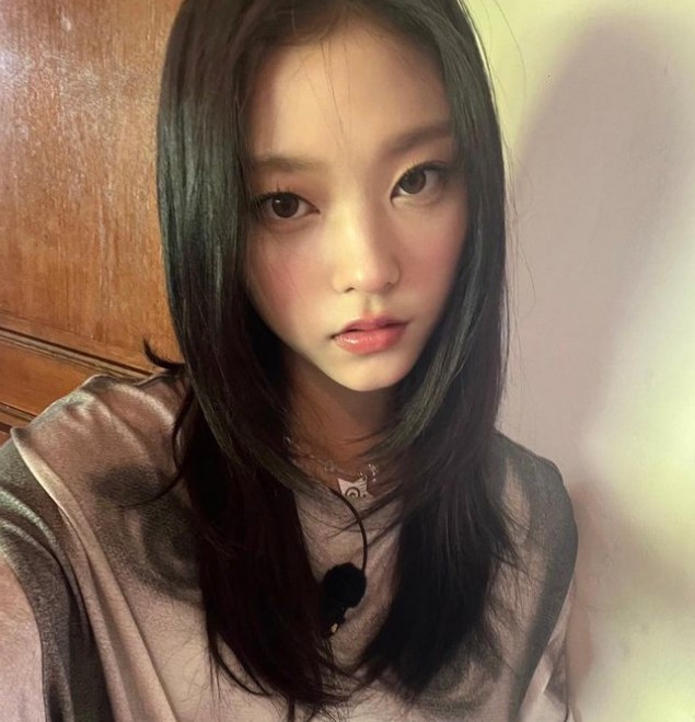 <b>뉴진스</b> 슈퍼내추럴 컴백  <b>해린</b> 옷장에도 있는 유행템 '이것... 