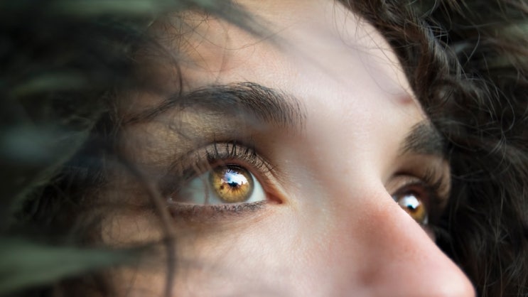  눈동자 피고임, 결막하출혈이란?
