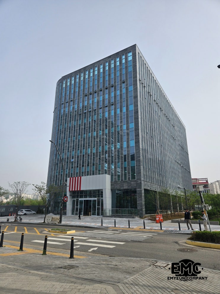  PDLC 스마트 필름을 선택한 마곡 신축 R&D 센터