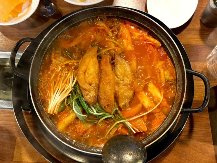 매콤한 국물이 진국인 도리연 닭도리탕 동부시장점