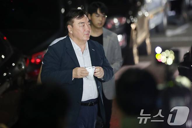 '중국인 17명 사망' 현장 방문 <b>싱하이밍 대사</b> "사고 재발해선... 