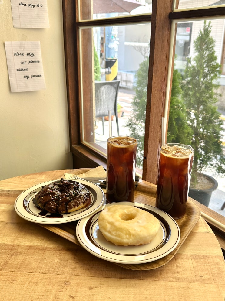  부산/장전동ㅣ부산대 근처 카페거리 도넛 맛집 카페 '브로넛'