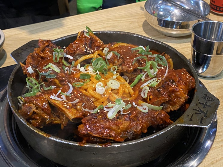  야들야들한 술안주 뼈 구이 서울대입구역 맛집 [조프로감자탕 서울대 입구 본점]