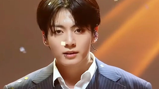 News image: 700M for Standing Next to You