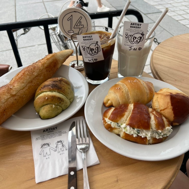  안국 소금빵 맛집 아티스트베이커리 메뉴와 가격 총정리 웨이팅 후기까지