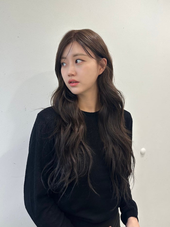  노란끼 없는 브라운 컬러 톤 다운 염색 후 땋기 붙임머리 시술 | 탐나도다 후기