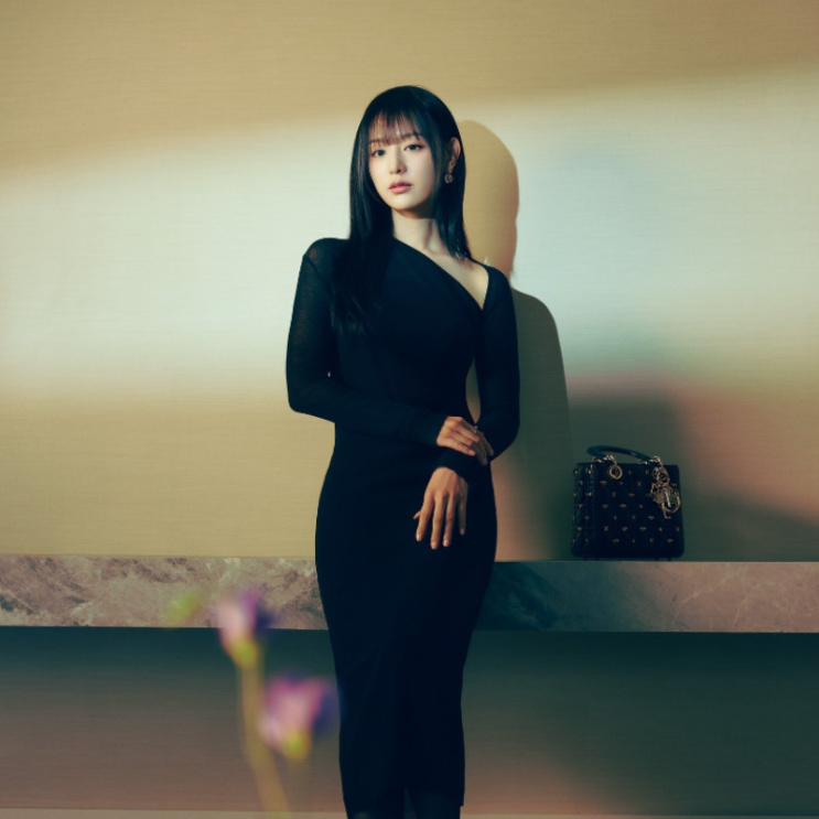 김지원 디올 행사 우아한 블랙 드레스 가방 어떤거?