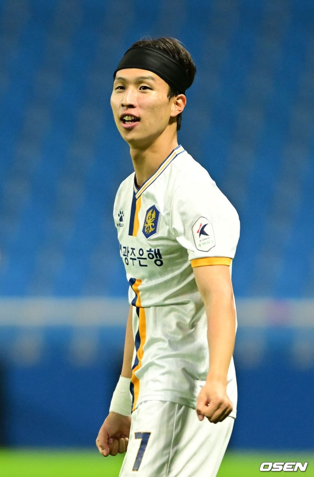 [루머] 광주FC에서 <b>유럽</b>직행? <b>스완지</b>시티 <b>엄지성</b> 러브콜(이적료... 