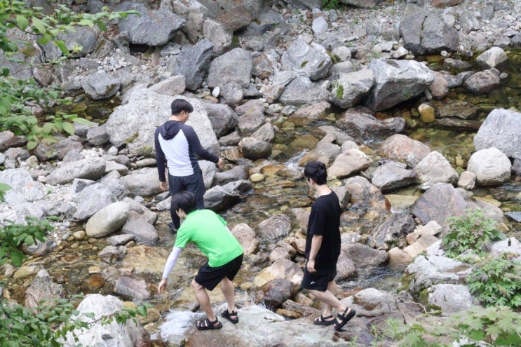  가평여행 계곡과 수영장 다 즐길 수 있는 휴성펜션