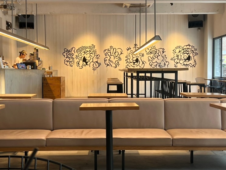  오사카 신사이바시 미나미센바 카페추천 Saturdays NYC Osaka