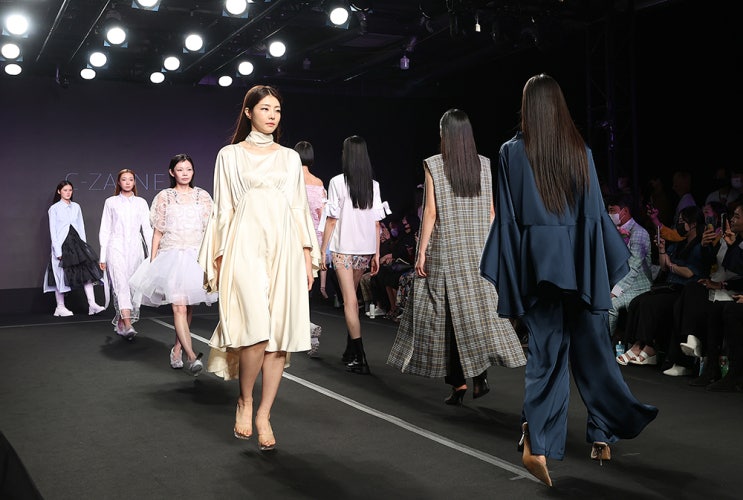  트렌드를 읽는 계절별 패션쇼 종류 (S/S, F/W, A/W, S/S/A/W)