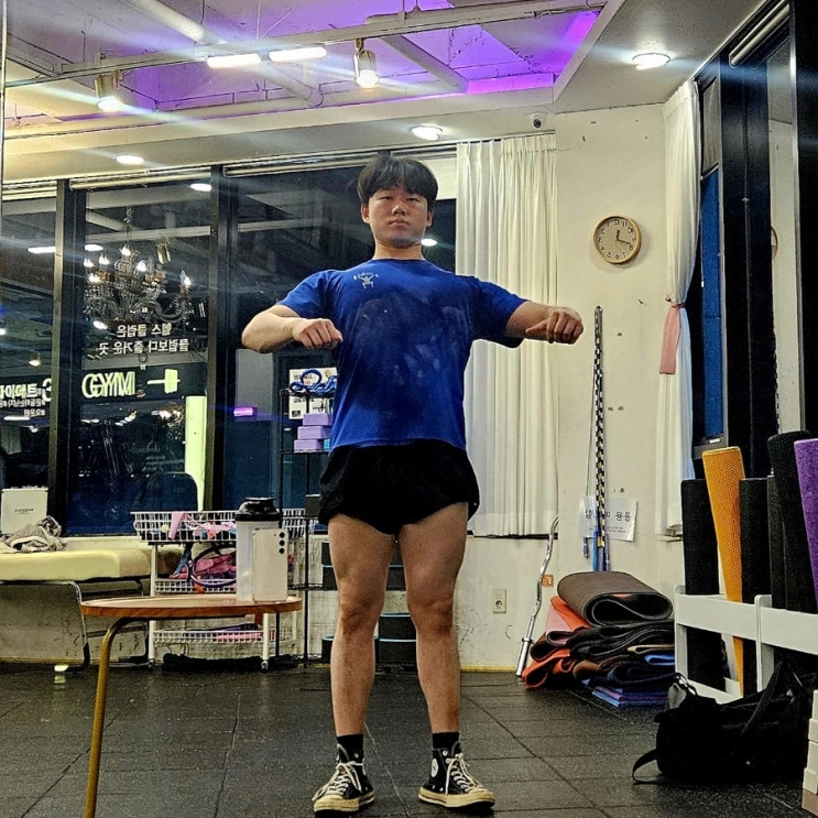 머슬핏 상체 와이셔츠 슈트핏 코디 만드는 240626 운동 머슬핏 상체 와이셔츠 슈트핏 코디 만드는 240626 운동