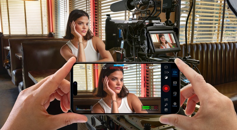 갤럭시에서 사용가능한 영상촬영 전문 카메라앱 Blackmagic Camera.