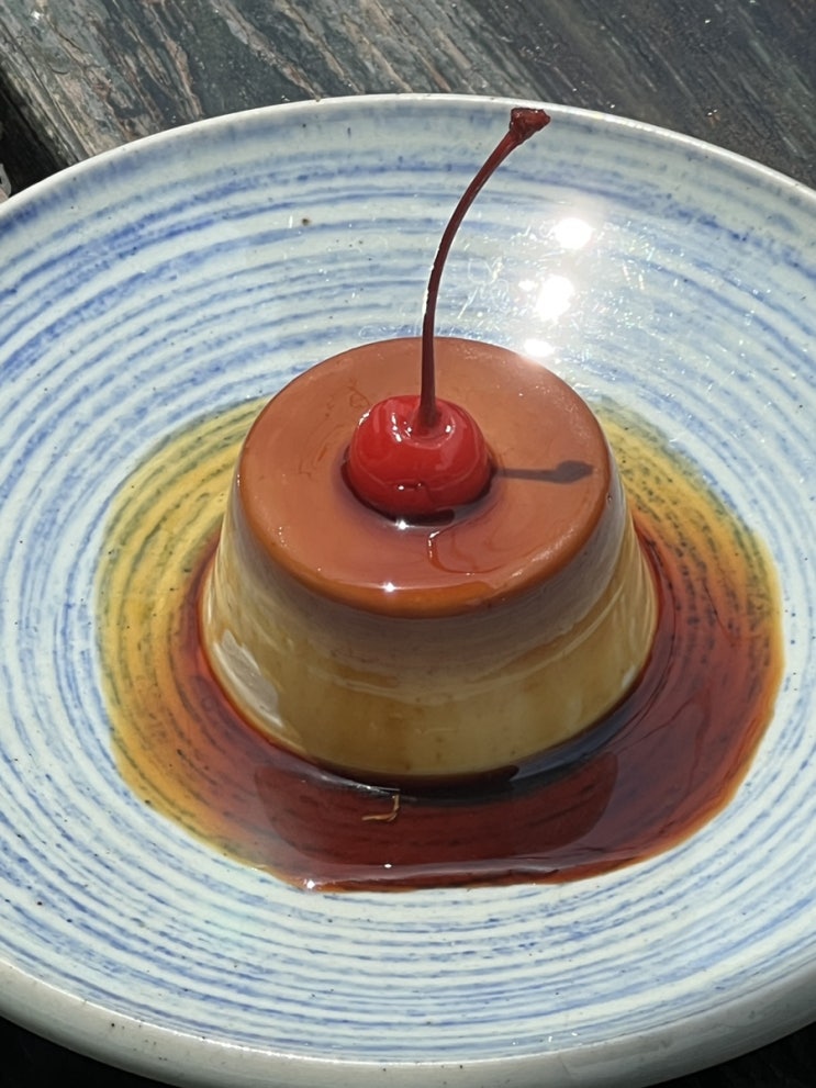  녹사평/이태원, 푸딩이 맛있는 일본 감성 카페 헤미안 커피바