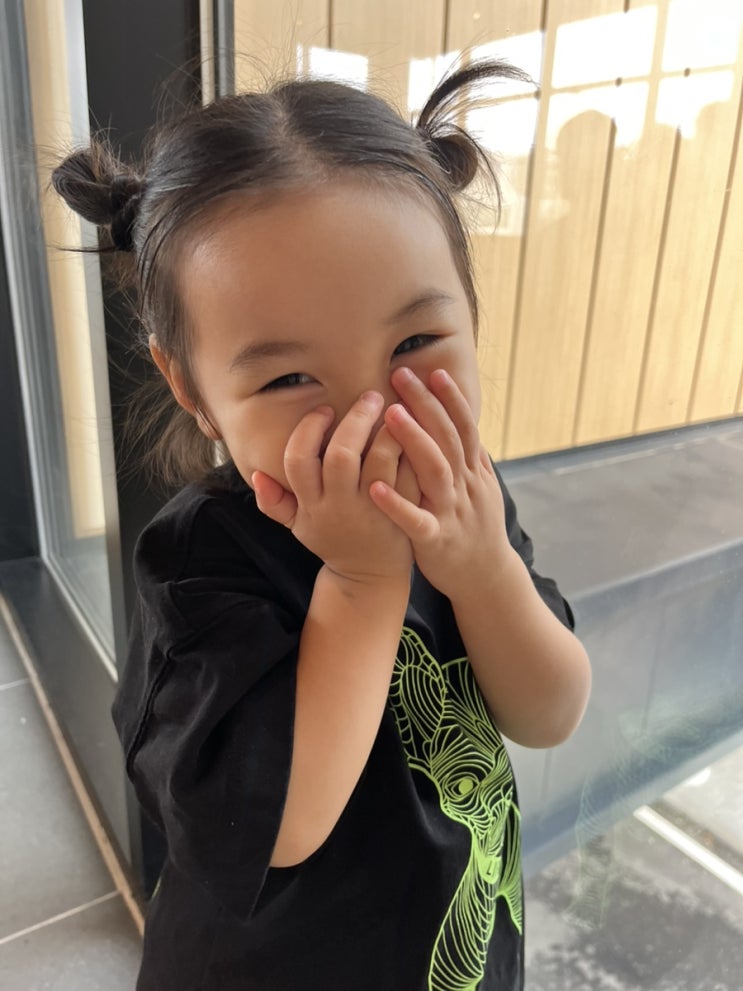  여자아이 잔머리고정 슈퐁 스틱왁스 추천합니다.