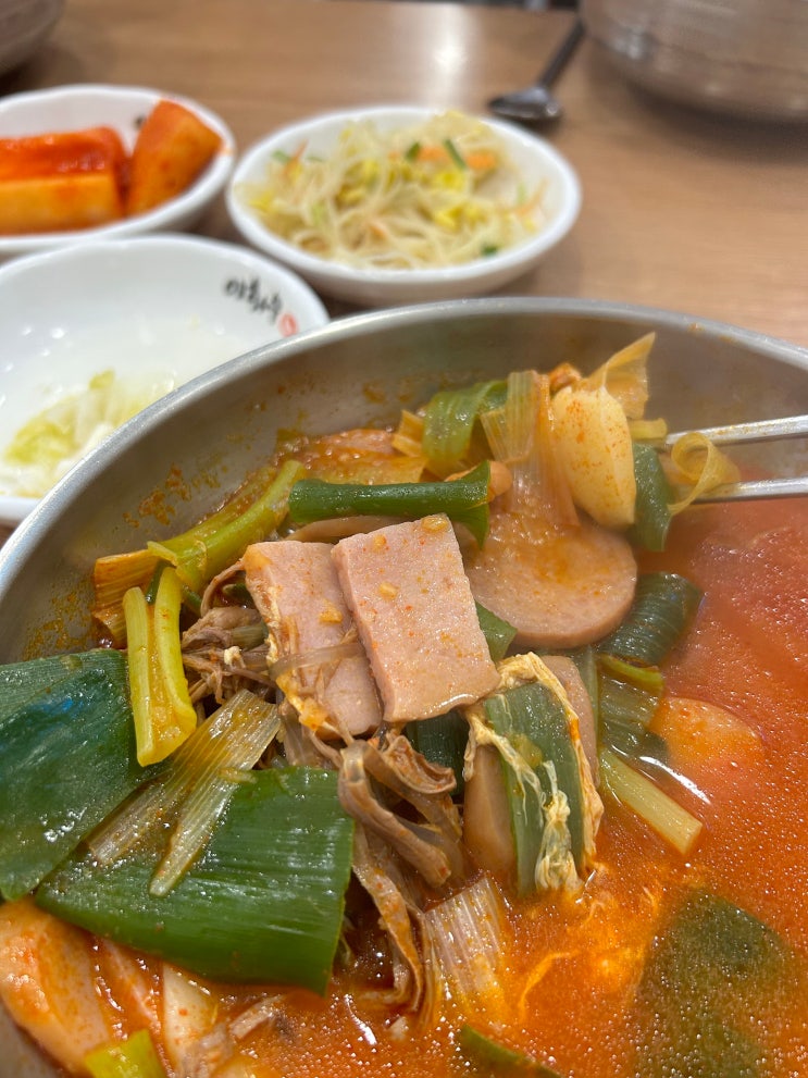  서울 동대문구 안암오거리 직장인 해장맛집 <이화수전통육개장 안암오거리점>(부대육개장)