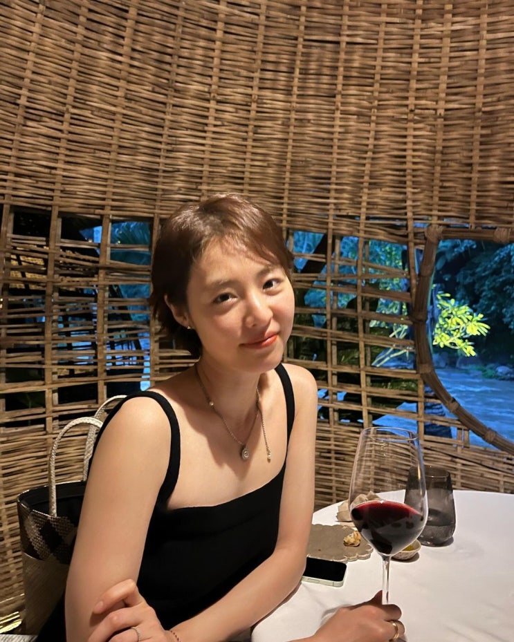 '결혼 4년만 임신' 이연희, 짧은 머리도 잘 어울려...임신 중 화사한 미모 '결혼 4년만 임신' 이연희, 짧은 머리도 잘 어울려...임신 중 화사한 미모