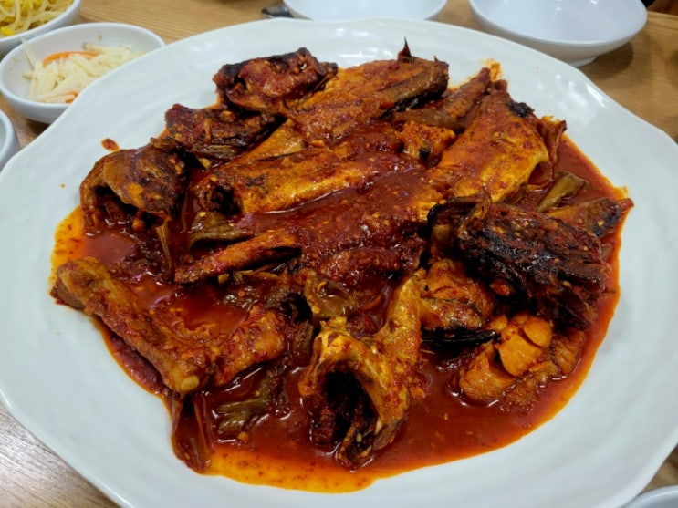  장마시작. 점심은 시원한 비냉.저녁은 칼칼한 코다리찜.