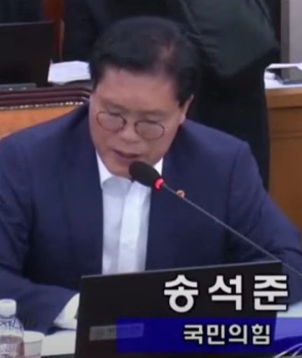 <b>법사</b><b>위원장</b> <b>정청래</b> 수음체질 - 무임축 기반의 특성