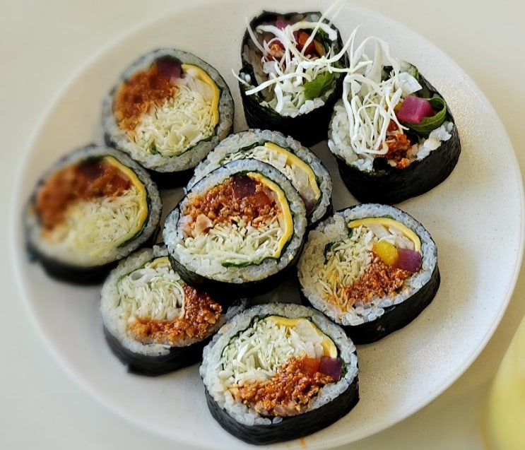  세종 호수공원 맛집 시원한 뷰와 이색 김밥이 있는 하우스낵바