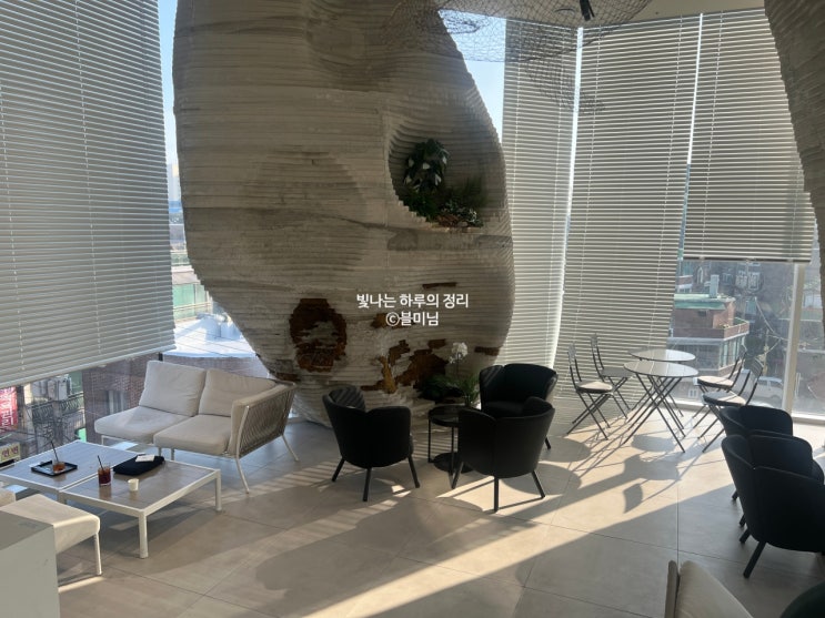 탁트인 시티뷰 대형카페 대림 핫플 로스톤 커피