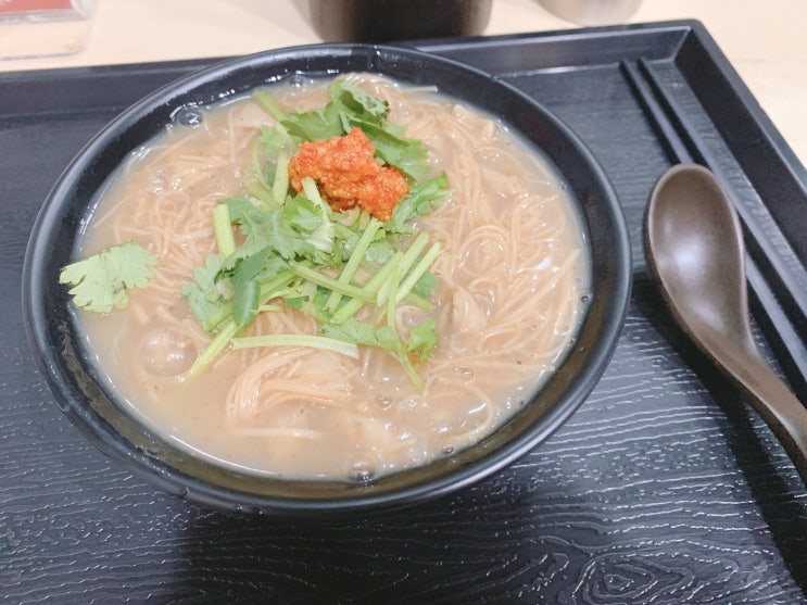  서울 동대문구에서 즐기는 대만 현지의 맛 <아경면선 외대점>(곱창국수)