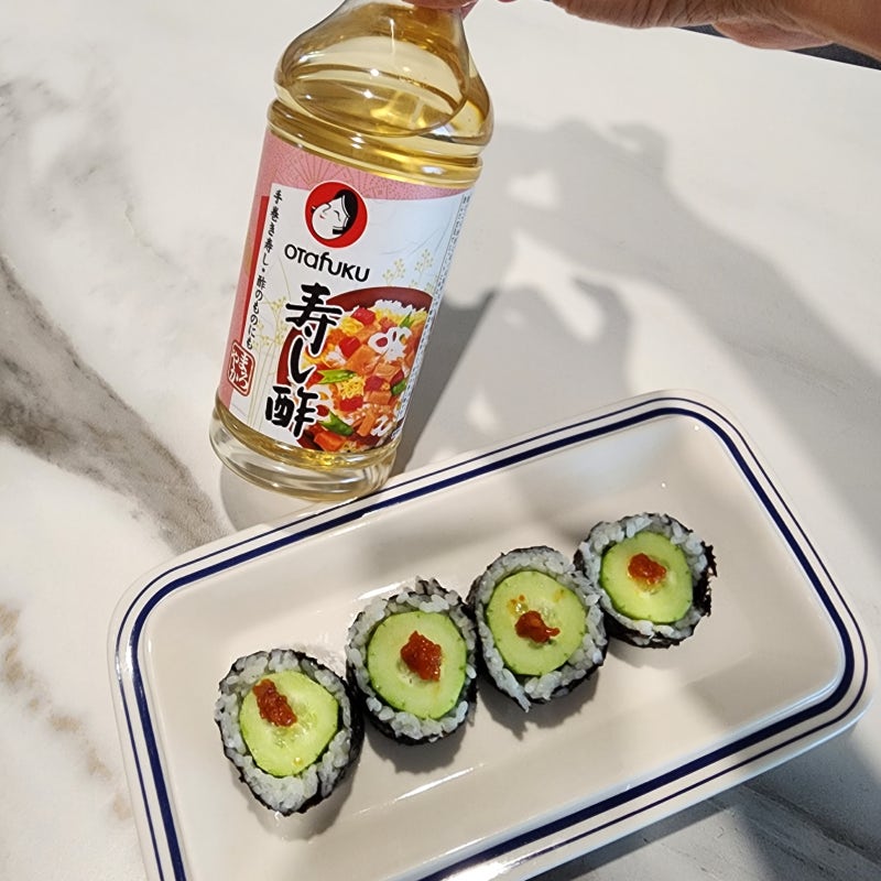 오타후쿠 스시스 초밥용 식초로 오이김밥 만들기