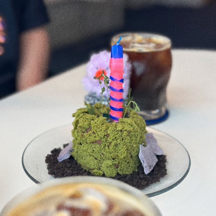  큰언니 생일 기념 겸 오랜만에 못케이크 먹으러 송리단길 모아레 카페로 간 리뷰. 미니 케이크 추우천